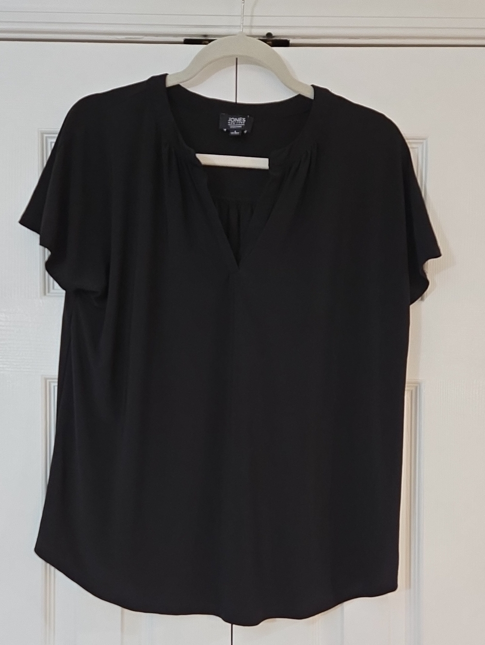 Jones New York Black V-Neck Flutter Sleeve Blouse